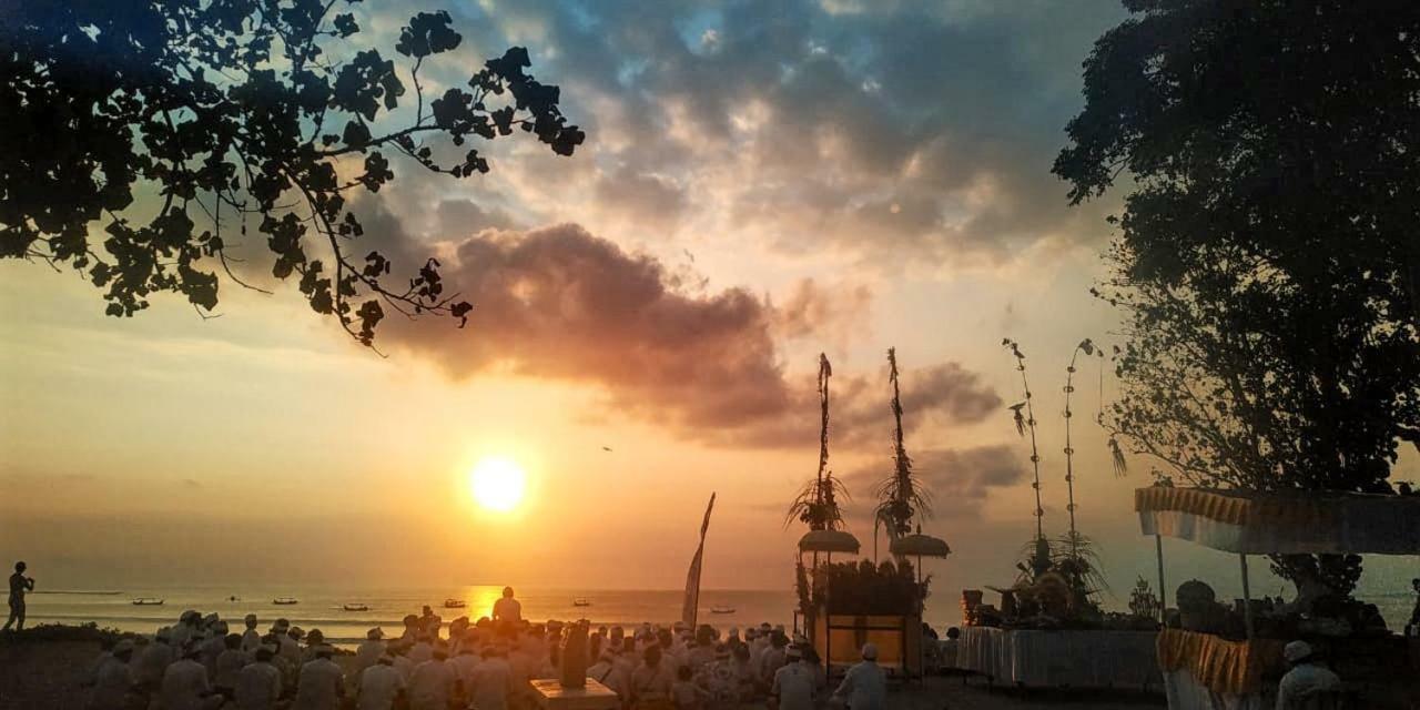 Rumah Kayu Bali กูตา ภายนอก รูปภาพ